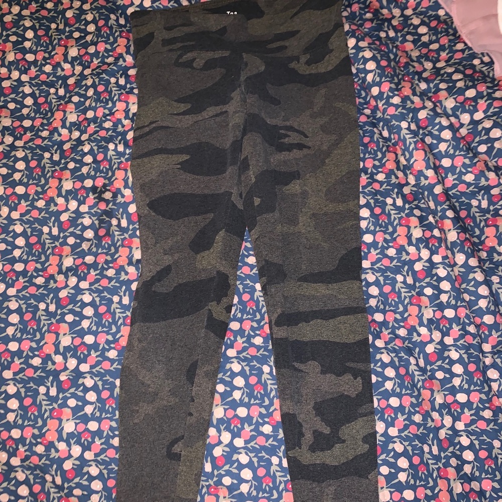 camouflage aritzia leggings